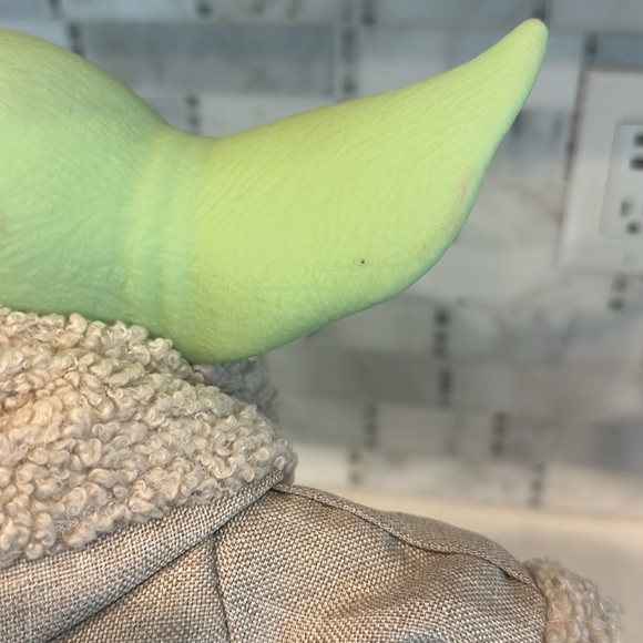 Mattel Star Wars plush body and plastic head Grogu. - Picture 6 of 6